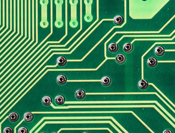 Application de la Machine de Découpe Laser dans l'Industrie des PCB